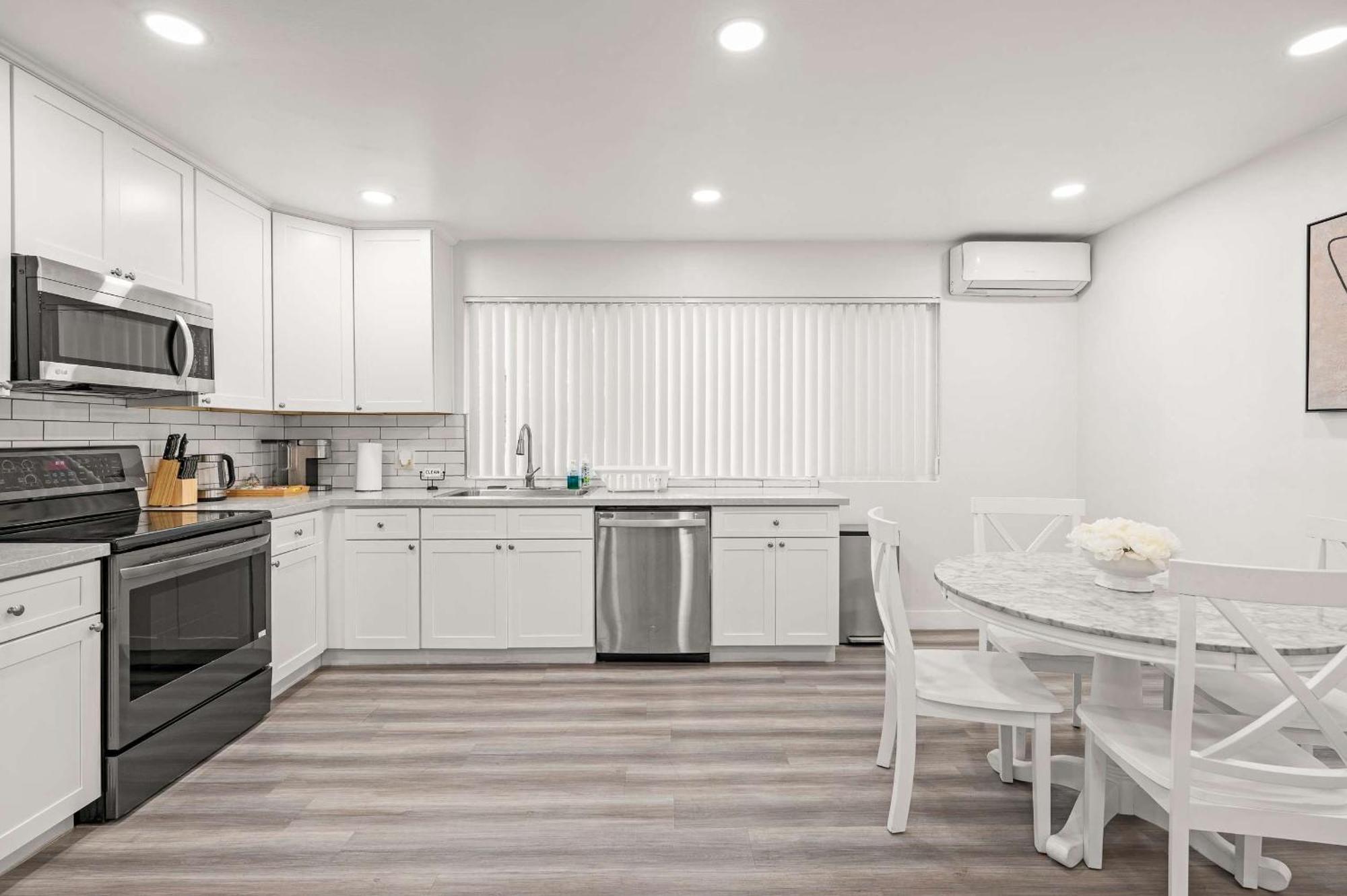 New Renovated 2B2B Apt Self Checkin Free Parking 1 Pasadena Exterior photo