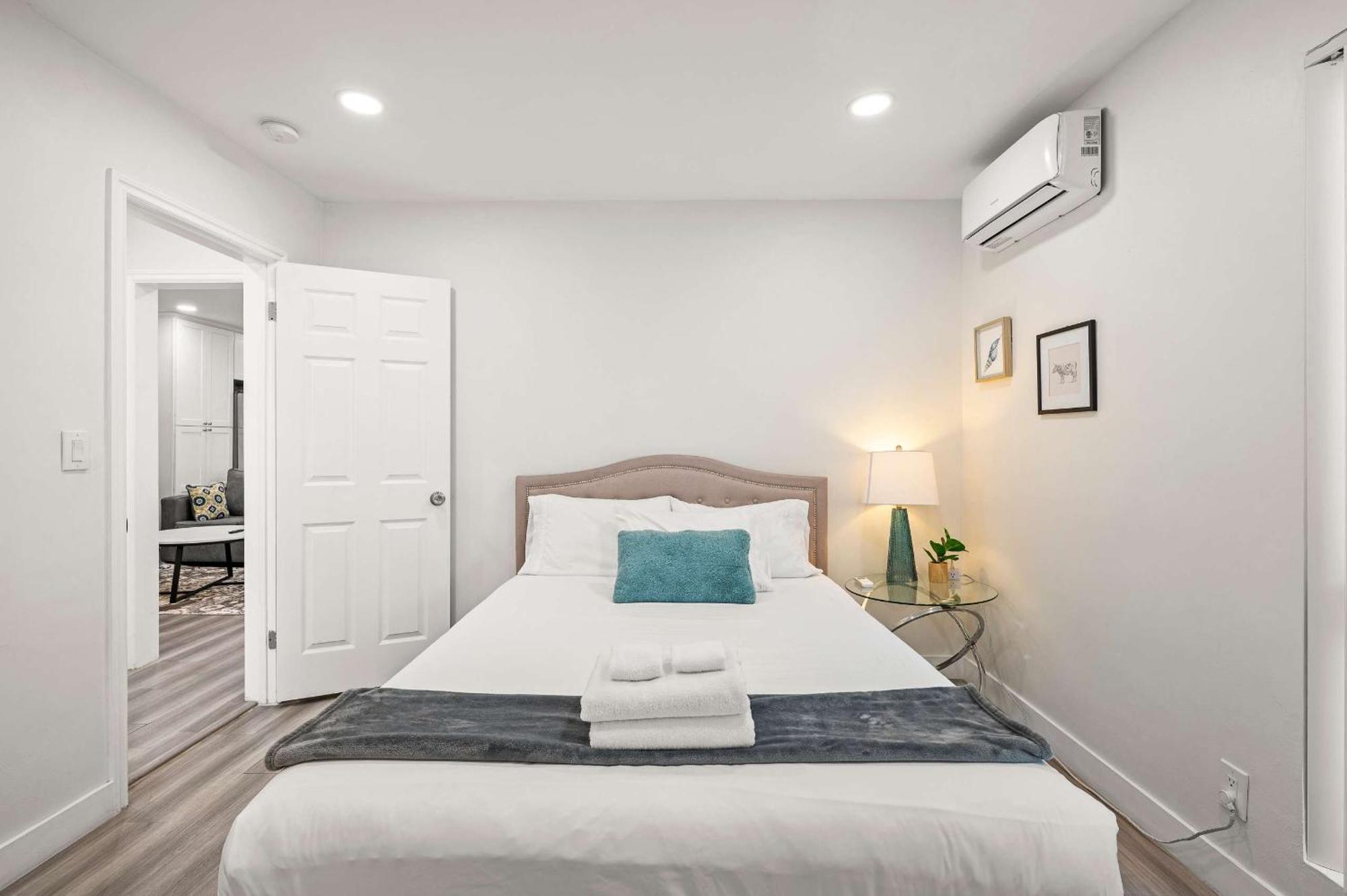 New Renovated 2B2B Apt Self Checkin Free Parking 1 Pasadena Exterior photo